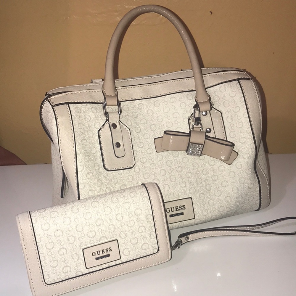 Guess purse with wallet